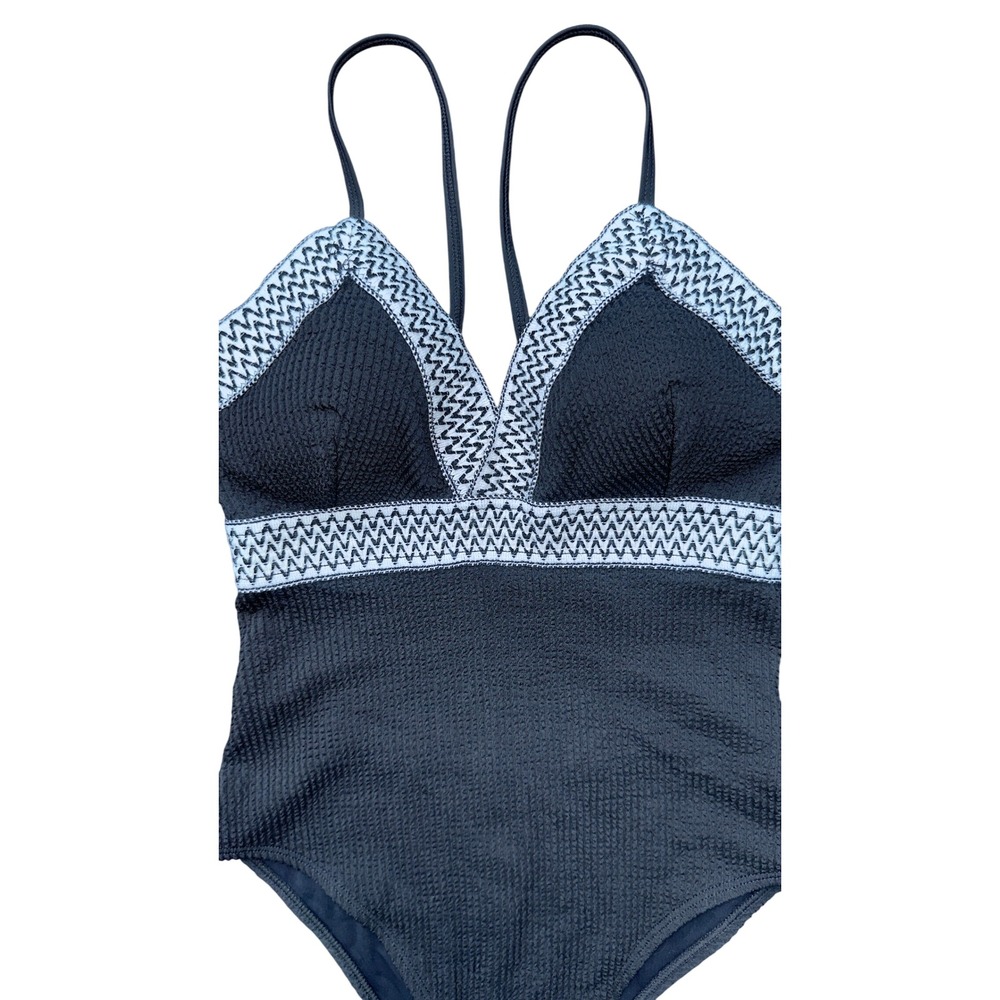 Cupshe One Piece Swimsuit Women Medium Black Textured Embroidered Cutout NWT - Picture 3 of 7